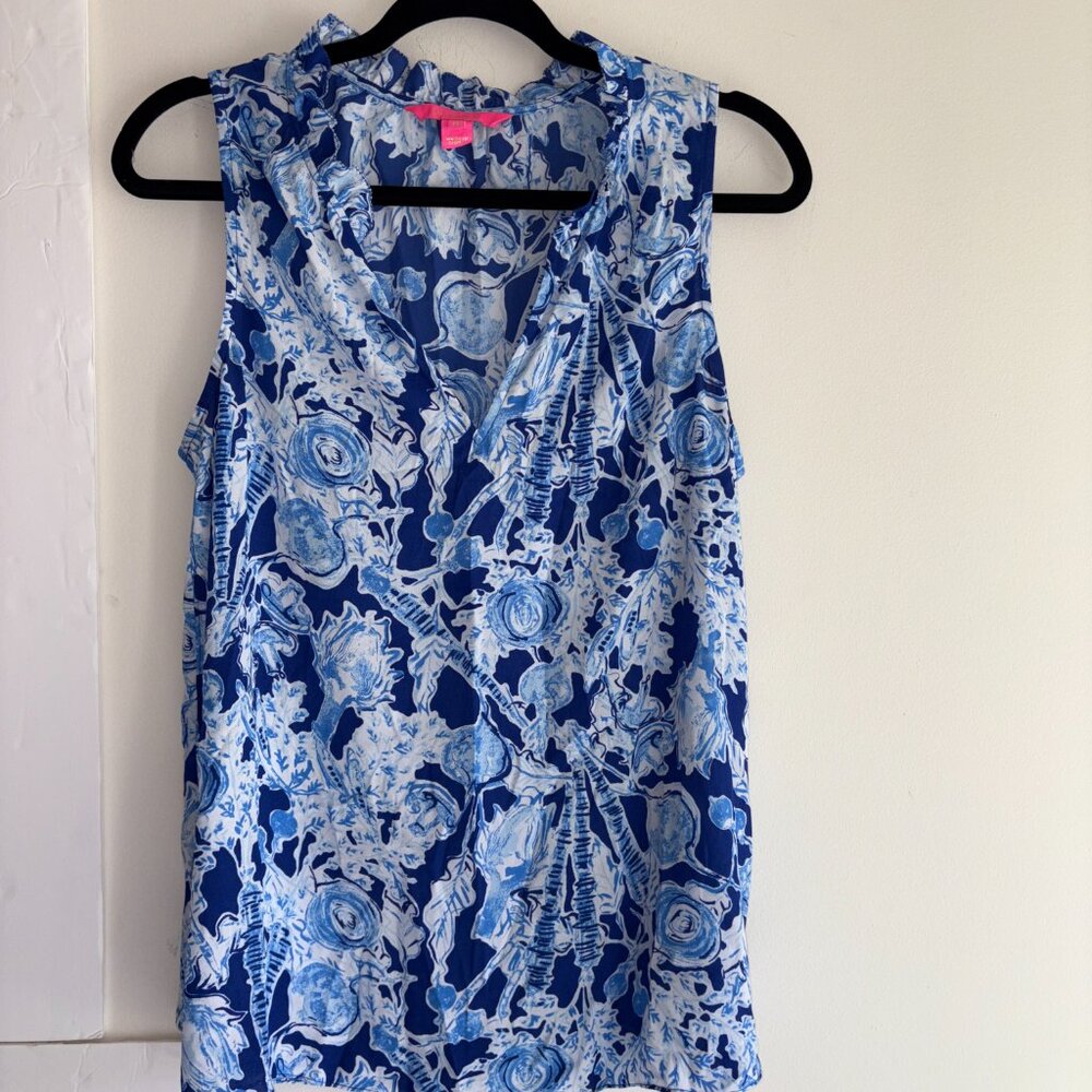 Lilly Pulitzer Blue & White Sleeveless V-Neck Printed Blouse
